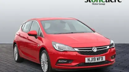 Used Vauxhall Astra Elite 150 HP (110 kW) 2019 Red Hatchback