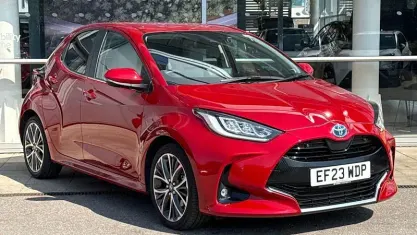Used Toyota Yaris 116 HP (85 kW) 2023 Red Hatchback