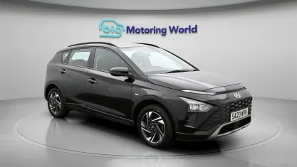 Usado Hyundai Bayon SE 101 HP (74 kW) 2023 Preto SUV