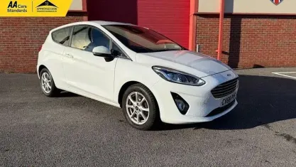 Używany Ford Fiesta Zetec 101 KM (74 kW) 2018 Biały Hatchback