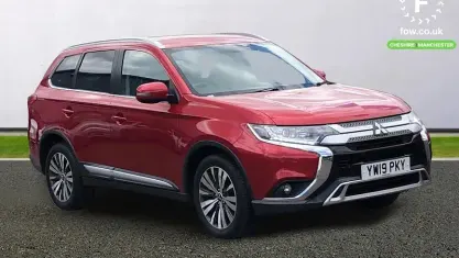Używany Mitsubishi Outlander 150 KM (110 kW) 2019 Czerwony SUV