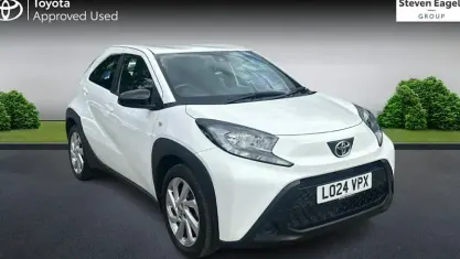 Used Toyota Aygo X PURE 72 HP (52 kW) 2024 White SUV
