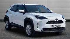 Pure white Used 2024 Toyota Yaris Cross SUV | £22,901 (Good price)