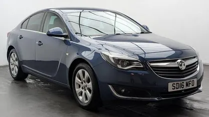 Used Vauxhall Insignia SRi 140 HP (102 kW) 2016 Blue Hatchback