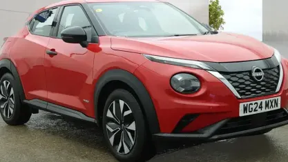 Usado Nissan Juke Acenta Premium 143 CV (105 kW) 2024 Rojo SUV