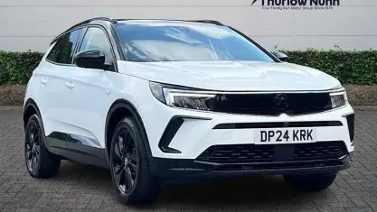 Used Vauxhall Grandland X S 225 HP (165 kW) 2024 White SUV