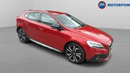 Used Volvo V40 Pro 152 HP (111 kW) 2018 Red Hatchback