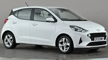 Used Hyundai i10 SE 67 HP (49 kW) 2023 White Hatchback
