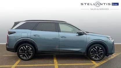 Used Peugeot 5008 GT 136 HP (100 kW) 2024 Blue MPV