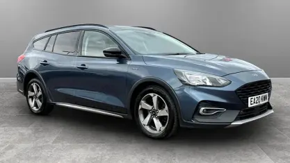 Used Ford Focus Active 120 HP (88 kW) 2020 Blue Estate