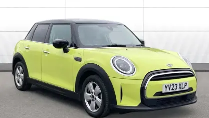 Used Mini Cooper Classic 156 HP (114 kW) 2022 Yellow Hatchback