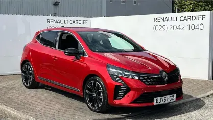 Used Renault Clio Techno 143 HP (105 kW) 2025 Red Hatchback