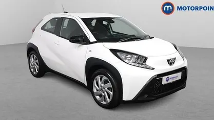 Used Toyota Aygo X PURE 72 HP (52 kW) 2024 SUV