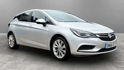 Used Vauxhall Astra Design Edition 101 HP (74 kW) 2018 Hatchback