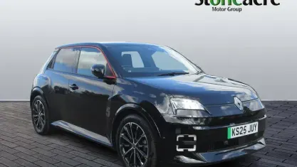 Used Renault 5 E-Tech Iconic 110 kW (150 HP) 2025 Black Hatchback