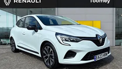 Begagnad Renault Clio V Evolution 145 HK (106 kW) 2023 Vit Halvkombi