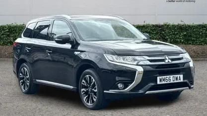 Used Mitsubishi Outlander P-HEV 203 HP (149 kW) 2016 Black SUV