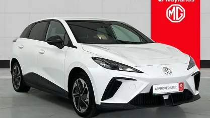 Used MG MG4 EV SE 125 kW (170 HP) 2022 White Hatchback