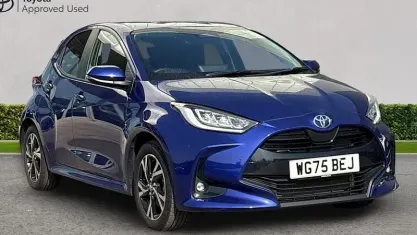 Used Toyota Yaris Design 116 HP (85 kW) 2025 Blue Hatchback