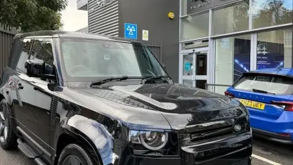 Used Land Rover Defender 525 HP (386 kW) 2022 Black SUV
