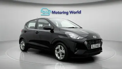 Używany Hyundai i10 SE 67 KM (49 kW) 2023 Czarny Hatchback