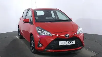 Usado Toyota Yaris 111 HP (81 kW) 2018 Vermelho Citadino