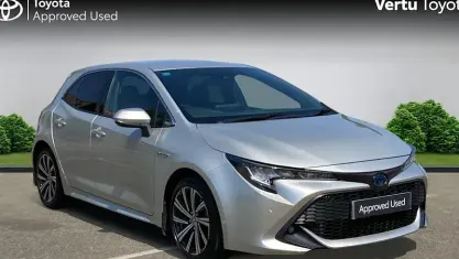 Used Toyota Corolla Design 122 HP (89 kW) 2021 Silver Hatchback
