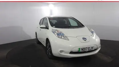 Used Nissan Leaf Tekna 80 kW (109 HP) 2017 White Hatchback