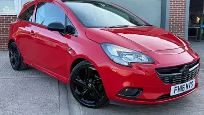 Used Vauxhall Corsa Edition 90 HP (66 kW) 2016 Red Hatchback