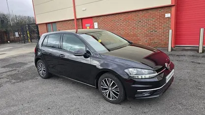 Used VW Golf VII SE 116 HP (85 kW) 2018 Hatchback