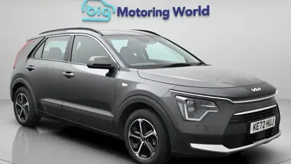 Begagnad Kia Niro 141 HK (103 kW) 2023 Grå SUV