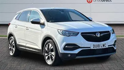 Used Vauxhall Grandland X Sport 131 HP (96 kW) 2018 White SUV