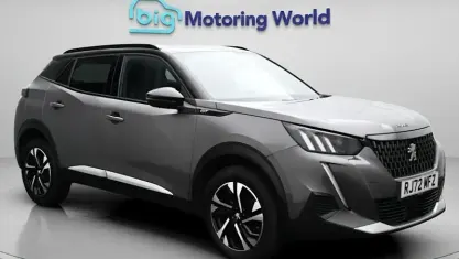 Usado Peugeot 2008 GT 131 HP (96 kW) 2023 Cinzento SUV