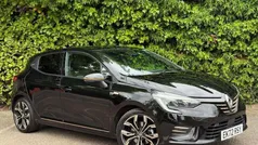 Metallic diamond black Used 2021 Renault Clio V SE Hatchback | £15,977 (Fair price)