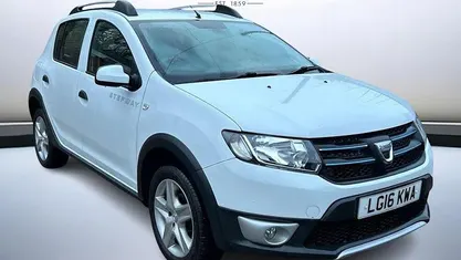 Used 2015 Dacia Sandero Lauréate Hatchback | £5,999 (Expensive)