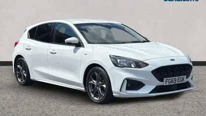Used Ford Focus ST-Line 125 HP (91 kW) 2019 White Hatchback