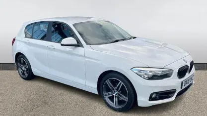 Usado BMW 118 Sport Line 136 CV (100 kW) 2019 Blanco Utilitario
