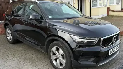 Usado Volvo XC40 Momentum 163 HP (119 kW) 2021 SUV