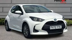 White Used 2023 Toyota Yaris Hybrid Hatchback | £16,195 (Good price)