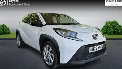 Used Toyota Aygo X PURE 72 HP (52 kW) 2023 White SUV