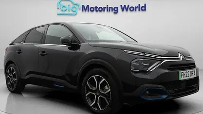 Begagnad Citroën e-C4 Shine 100 kW (136 HK) 2022 Halvkombi