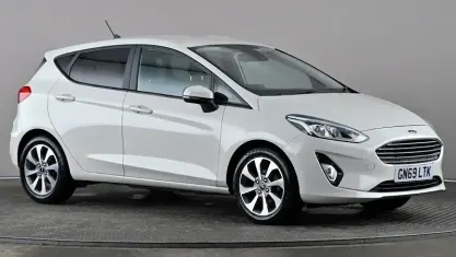 Used Ford Fiesta Zetec 101 HP (74 kW) 2019 White Hatchback