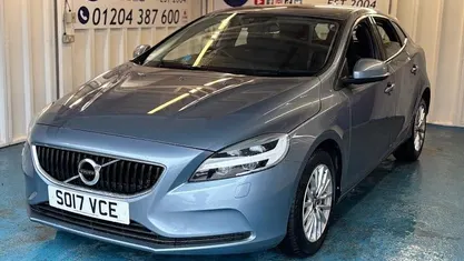 Used Volvo V40 Momentum 152 HP (111 kW) 2019 Hatchback