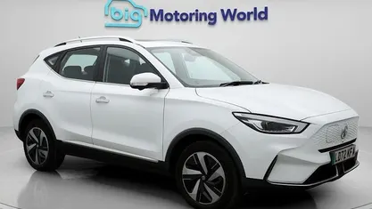 White Used 2022 MG ZS Trophy Hatchback | £14,300 (Fair price)