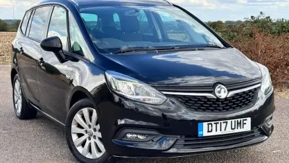 Used Vauxhall Zafira Tourer SRi 135 HP (99 kW) 2017 Black MPV