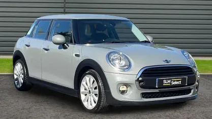 Begagnad Mini ONE Hatch 102 HK (75 kW) 2017 Halvkombi