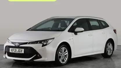 Used Toyota Corolla 122 HP (89 kW) 2021 White Estate