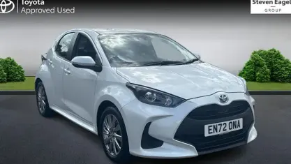 Used Toyota Yaris 116 HP (85 kW) 2023 White Hatchback