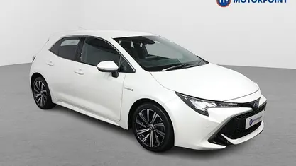 Used Toyota Corolla Design 122 HP (89 kW) 2021 White Hatchback