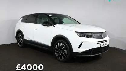 Used Vauxhall Grandland X GSe 145 HP (106 kW) 2025 White SUV